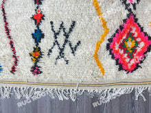 Load image into Gallery viewer, Moroccan Artistry | Hand-Knotted Beni Ourain Rug in Exquisite Lambswool