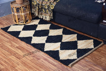 Load image into Gallery viewer, Handwoven Jute Rug with Black & Natural Diamond Pattern - Flatweave Design
