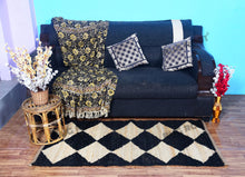 Load image into Gallery viewer, Handwoven Jute Rug with Black & Natural Diamond Pattern - Flatweave Design