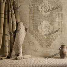 Load image into Gallery viewer, Vintage-Inspired Flatweave Rug with Soft Medallion Design - Beige & Light Grey