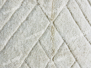 Handwoven White Beni Ourain Rug | Moroccan Wool Simplicity for Modern Decor