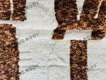 Load image into Gallery viewer, Cozy White Rug with Tribal Accents | Handwoven Moroccan Wool for Bedrooms
