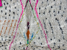 Load image into Gallery viewer, Handwoven Moroccan Artistry | Unique Berber Azilal Rug with Beni Ourain Flair

