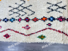 Load image into Gallery viewer, Moroccan Artistry | Hand-Knotted Beni Ourain Rug in Exquisite Lambswool
