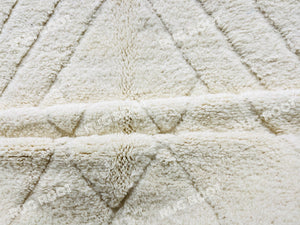 Handwoven White Beni Ourain Rug | Moroccan Wool Simplicity for Modern Decor