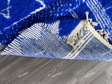 Load image into Gallery viewer, Handwoven Moroccan Berber Beauty - Living Room - 8&#39; x 10&#39; Vintage Beni Ourain Rugs
